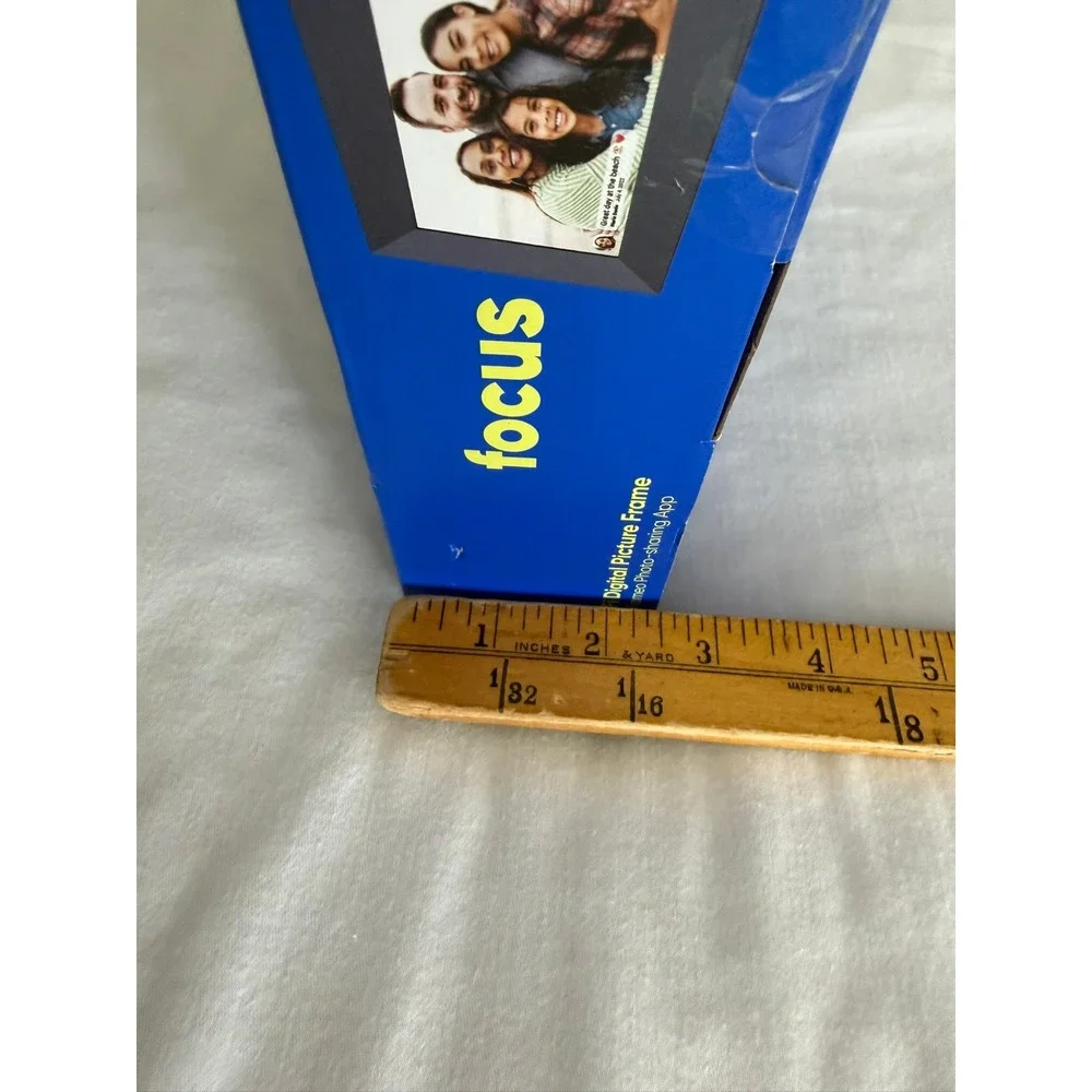 Onn Focus 10 inch Wi-Fi Digital Picture Frame 16GB Black 100096733
